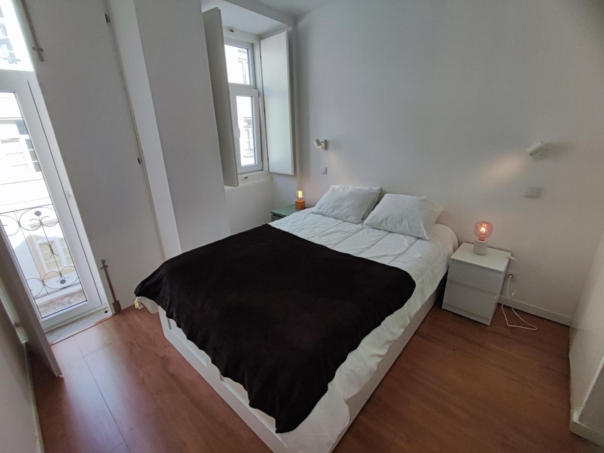 T1 Balcony W River Views, R Cardiff, *