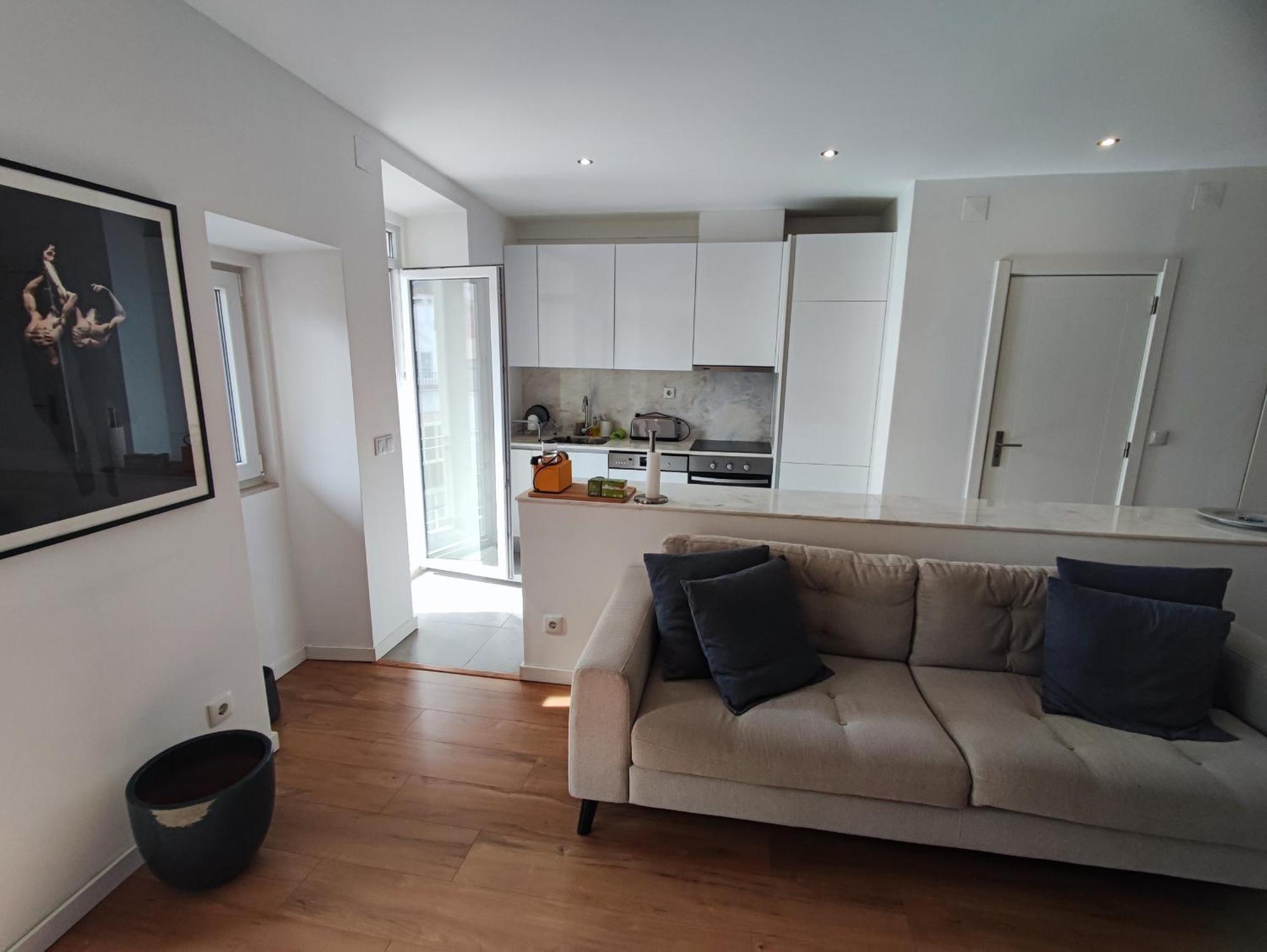 Apartment T1 Balcony W River Views, R Cardiff,