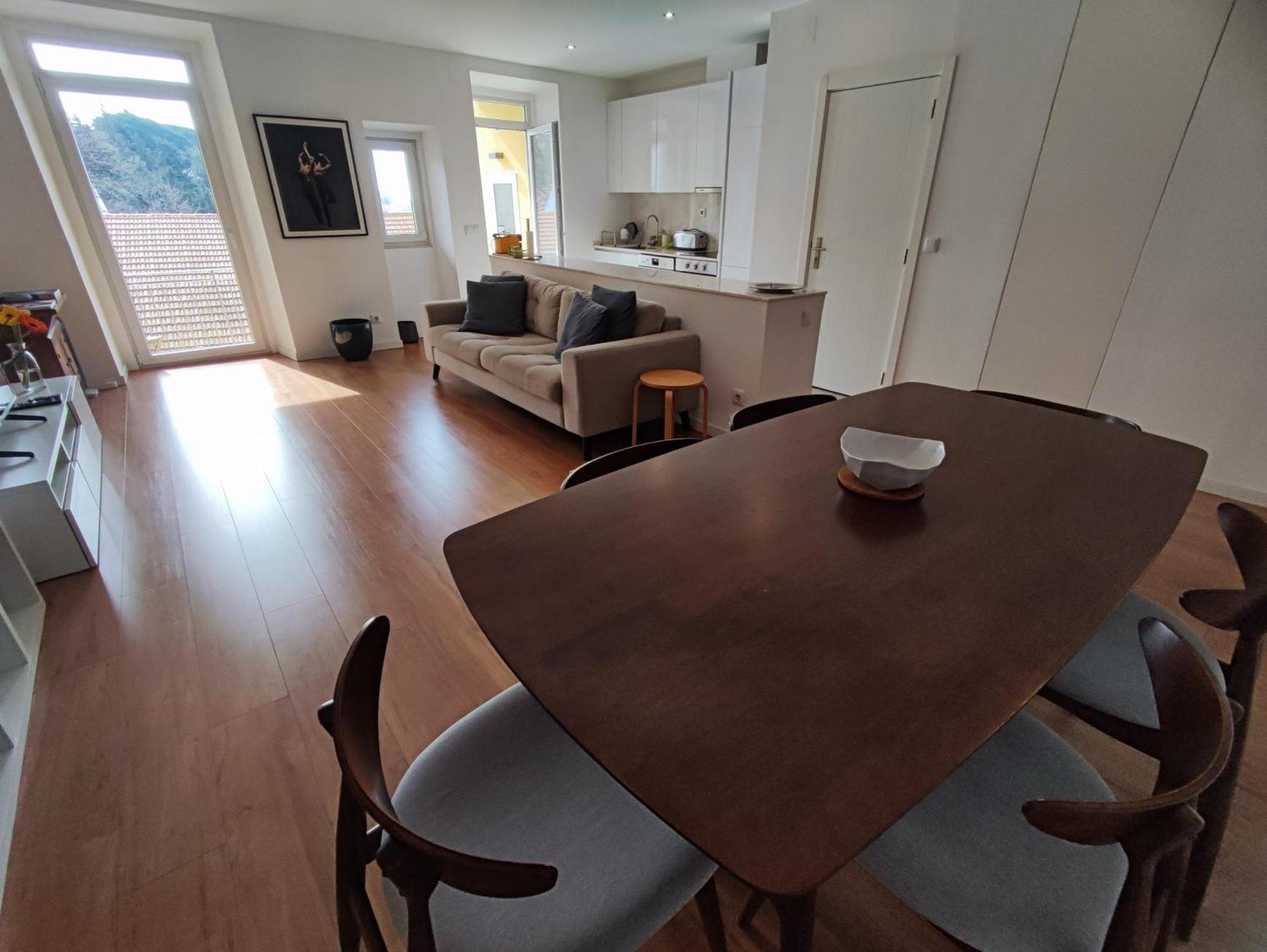T1 Balcony W River Views, R Cardiff, Apartment *