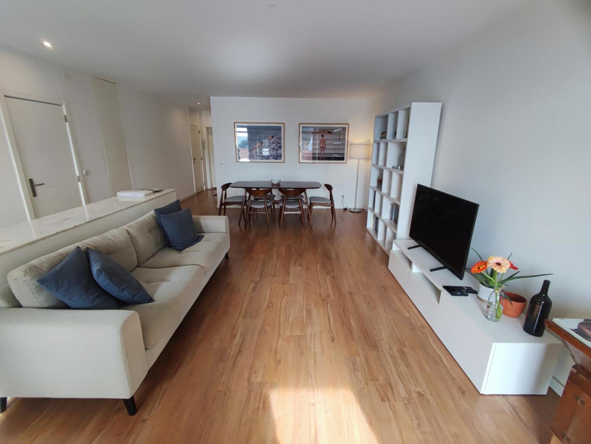 T1 Balcony W River Views, R Cardiff, * Lisbon