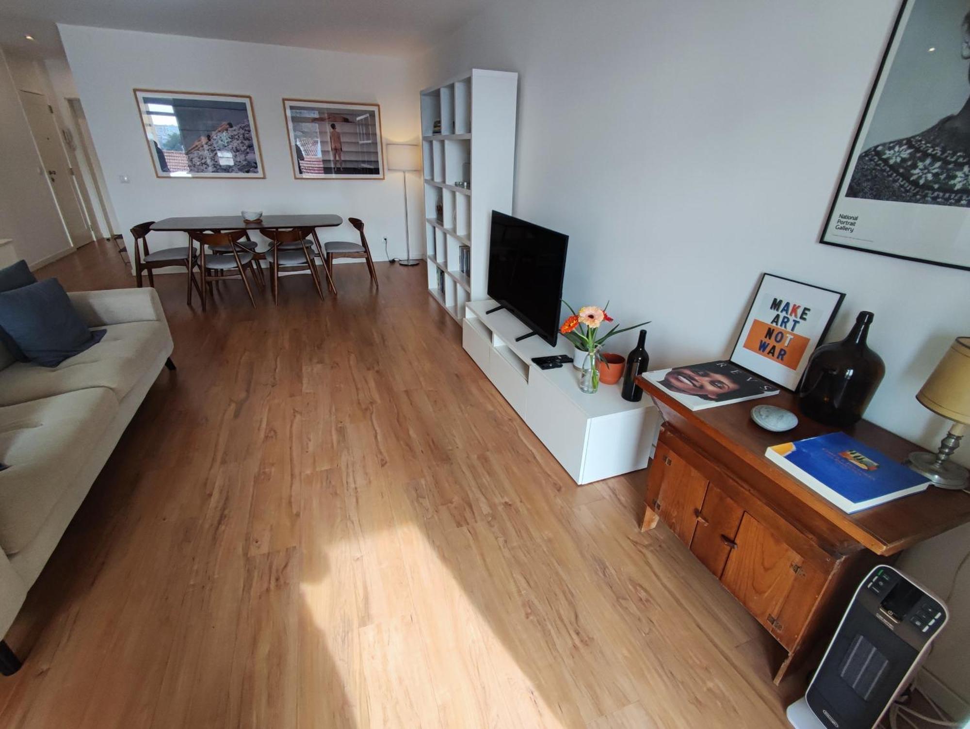T1 Balcony W River Views, R Cardiff, Apartment Lisbon